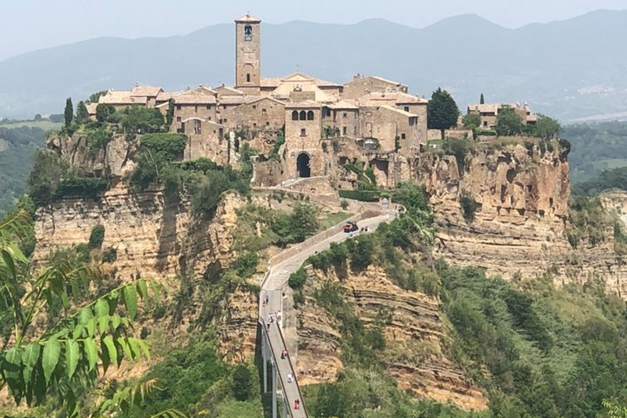 Civita di Bagnoregio "La città che muore" + Tour privato di Orvieto da Roma — 4