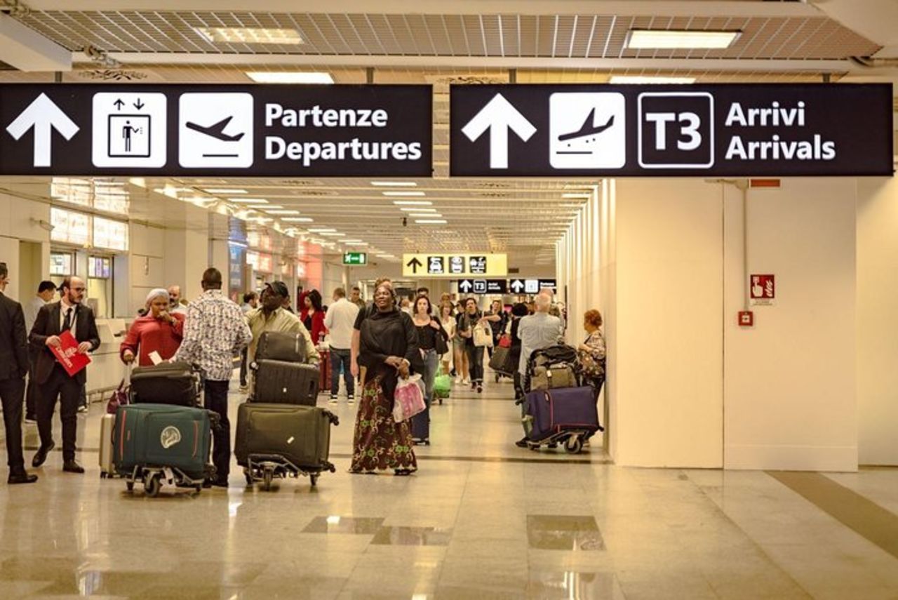 Civitavecchia (porto di crociera di Roma): Trasferimento privato all'aeroporto di Roma Fiumicino (FCO) — 4