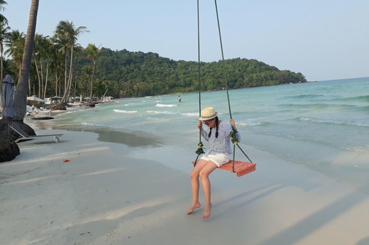 Esplora il sud dell'isola di Phu Quoc in jeep dell'esercito classico — 7
