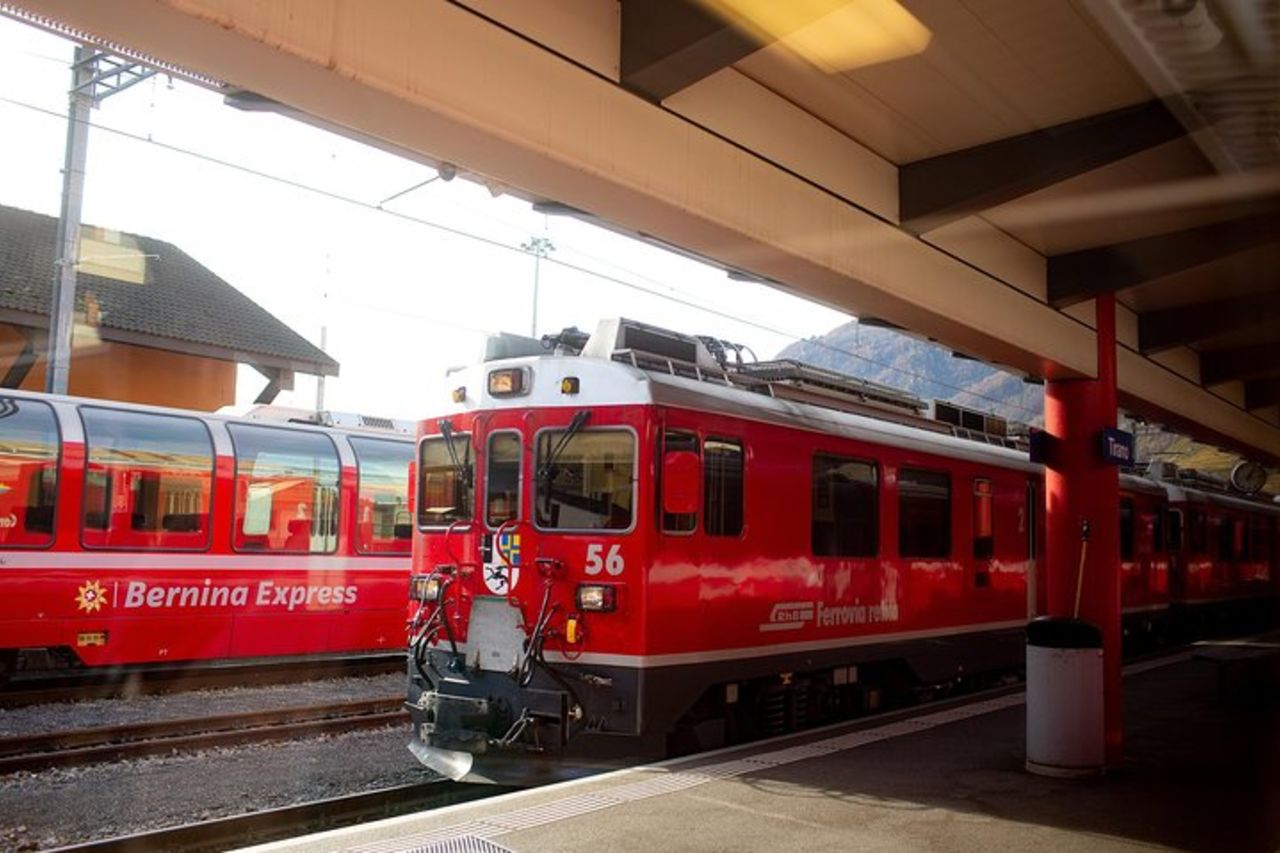 Treno rosso delle Alpi svizzere e tour di St.Moritz da Milano — 7
