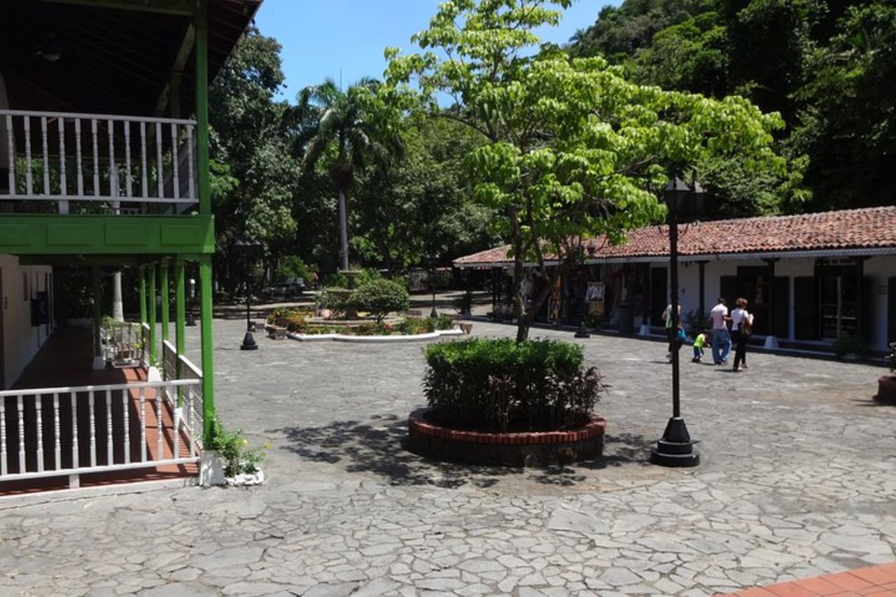 Ancon Hill / Mi-Pueblito Village — 9