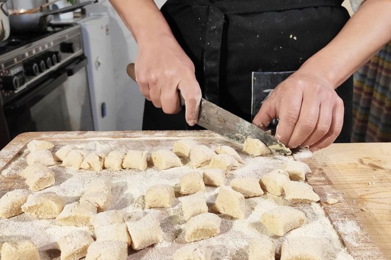 Lezione di cucina vegetariana siciliana privata in una fattoria a Noto