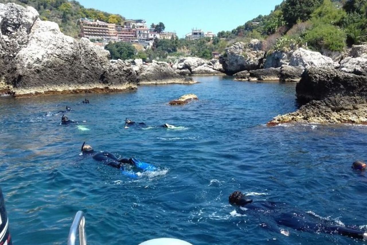 Rilassante tour di snorkeling al Parco Marino Isola Bella di Taormina