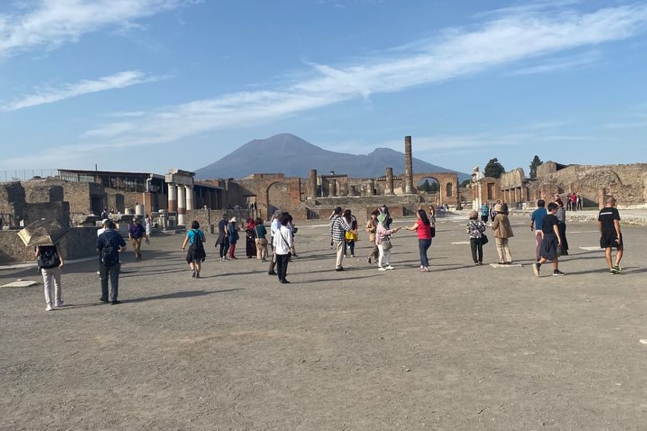 Sharing Tour of Pompeii — 8