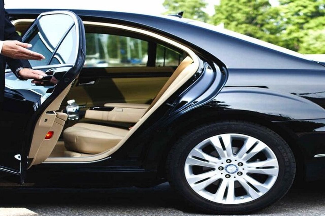 Fast Track (arrivo rapido) e trasferimento GRATUITO in hotel/Airbnb — 4