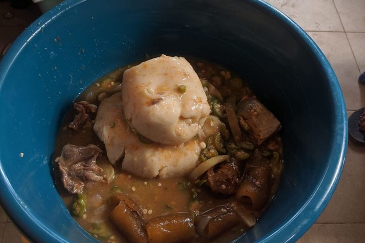 Corso di cucina ghanese locale ad Accra per aiutare a supportare il centro comunitario del benessere — 4