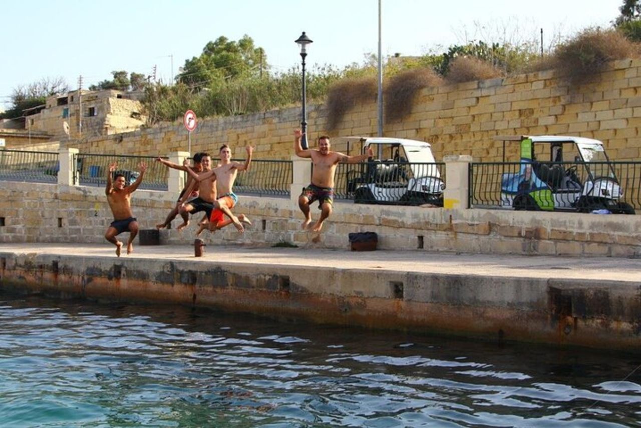 Esplora Malta in un tour autonomo in auto elettrica — 5