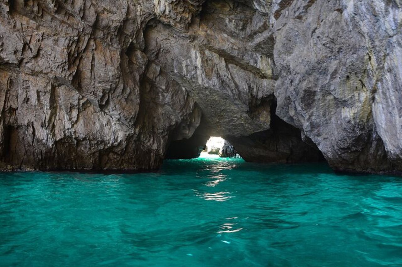 Giro Privato di Capri in Barca — 9