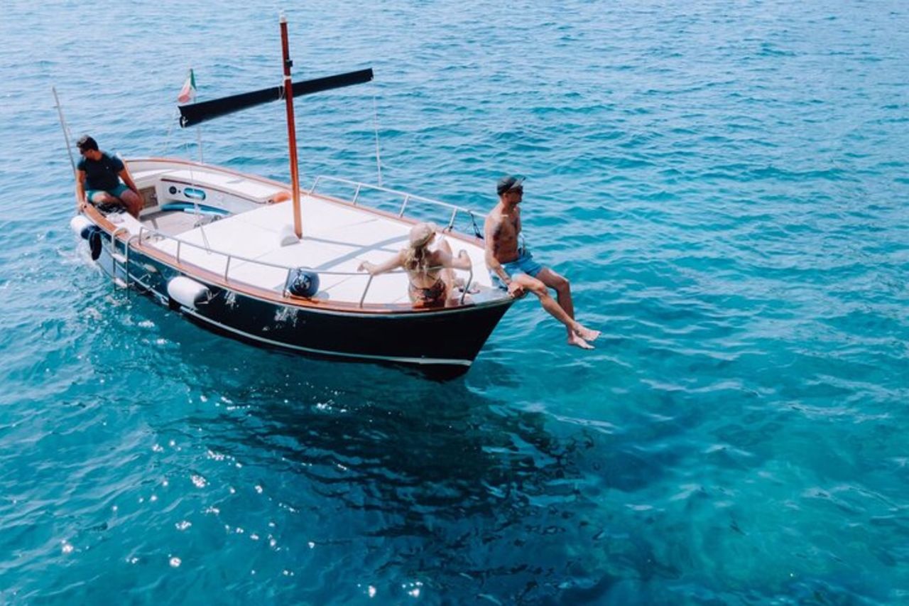 Tour Privato di Mezza Giornata a Capri in Barca — 2