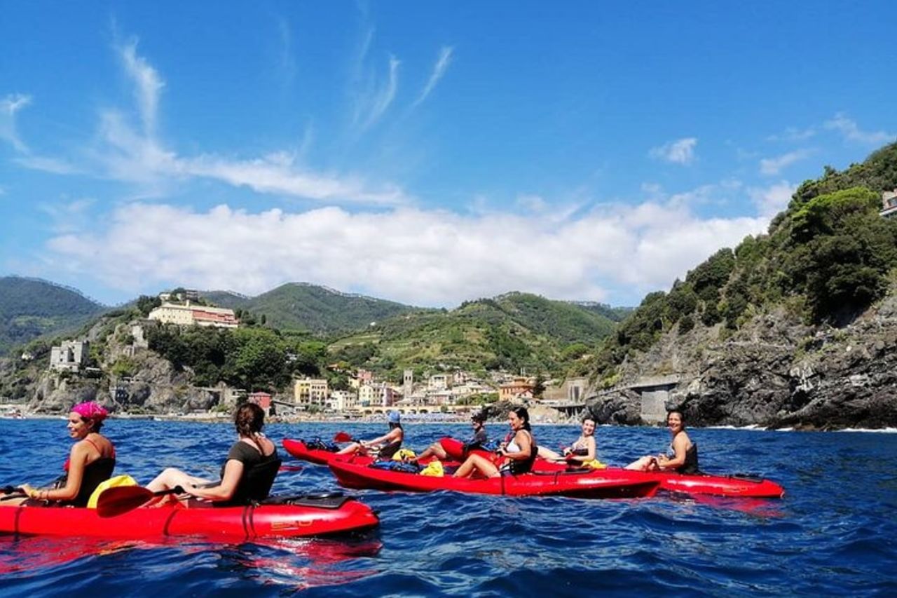 Esperienza in Kayak con CarnassaTour alle Cinque Terre + Snorkeling — 2