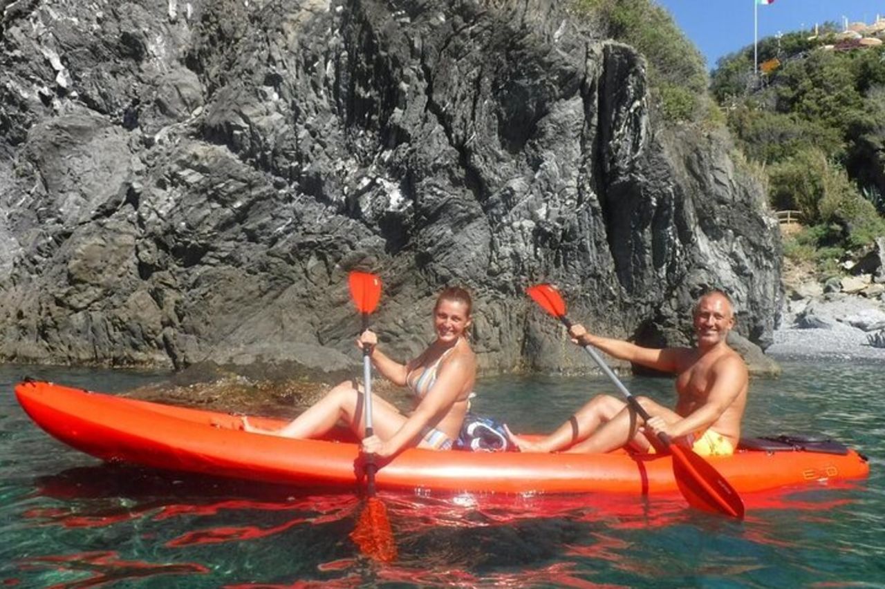Esperienza in Kayak con CarnassaTour alle Cinque Terre + Snorkeling — 8