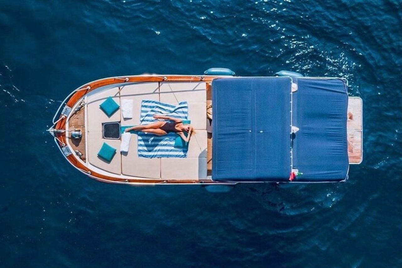 Tour di Capri in barca privata Mezza Giornata