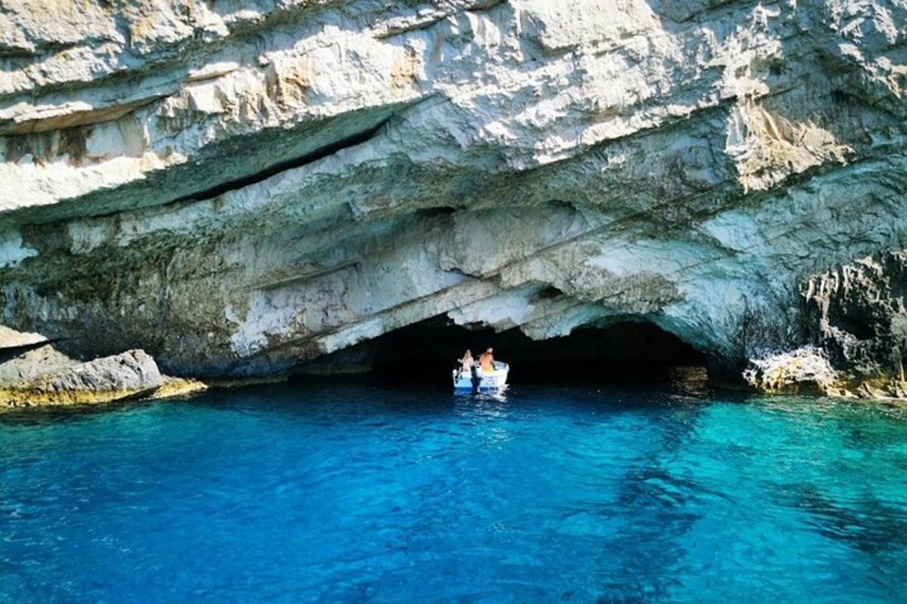 Tour di Zante di prima mattina per piccoli gruppi Naufragio e grotte blu — 9