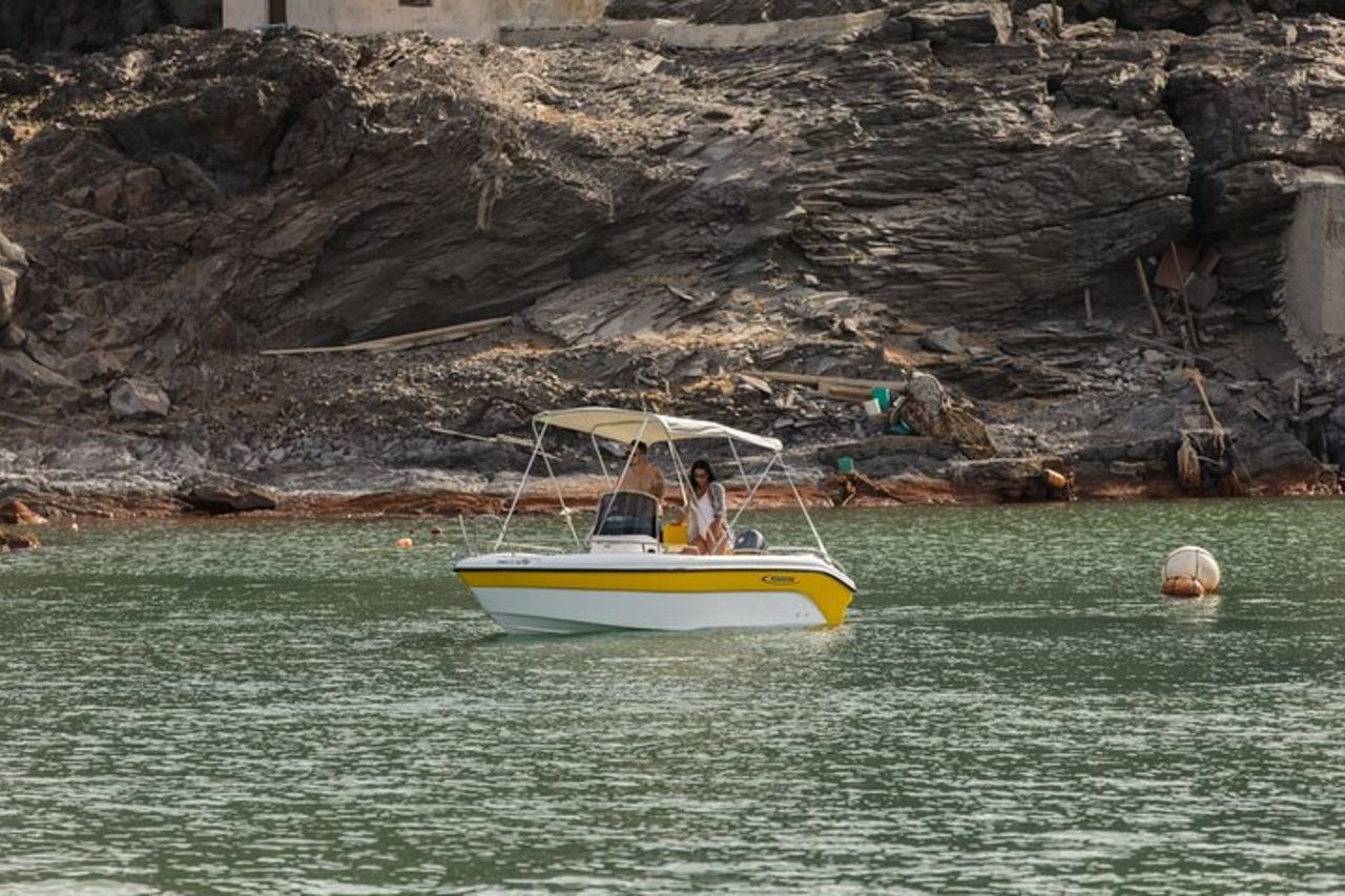 Noleggio Barche Senza Patente a Santorini da Vlichada — 6