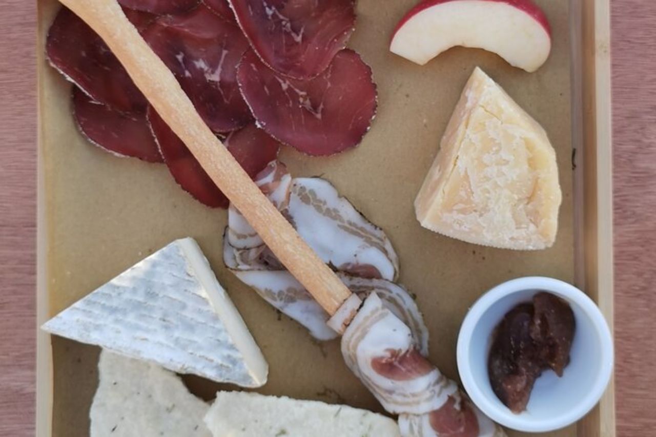 Tour Privato in Barca a vela Lago Maggiore con Aperitivo e Musica — 2