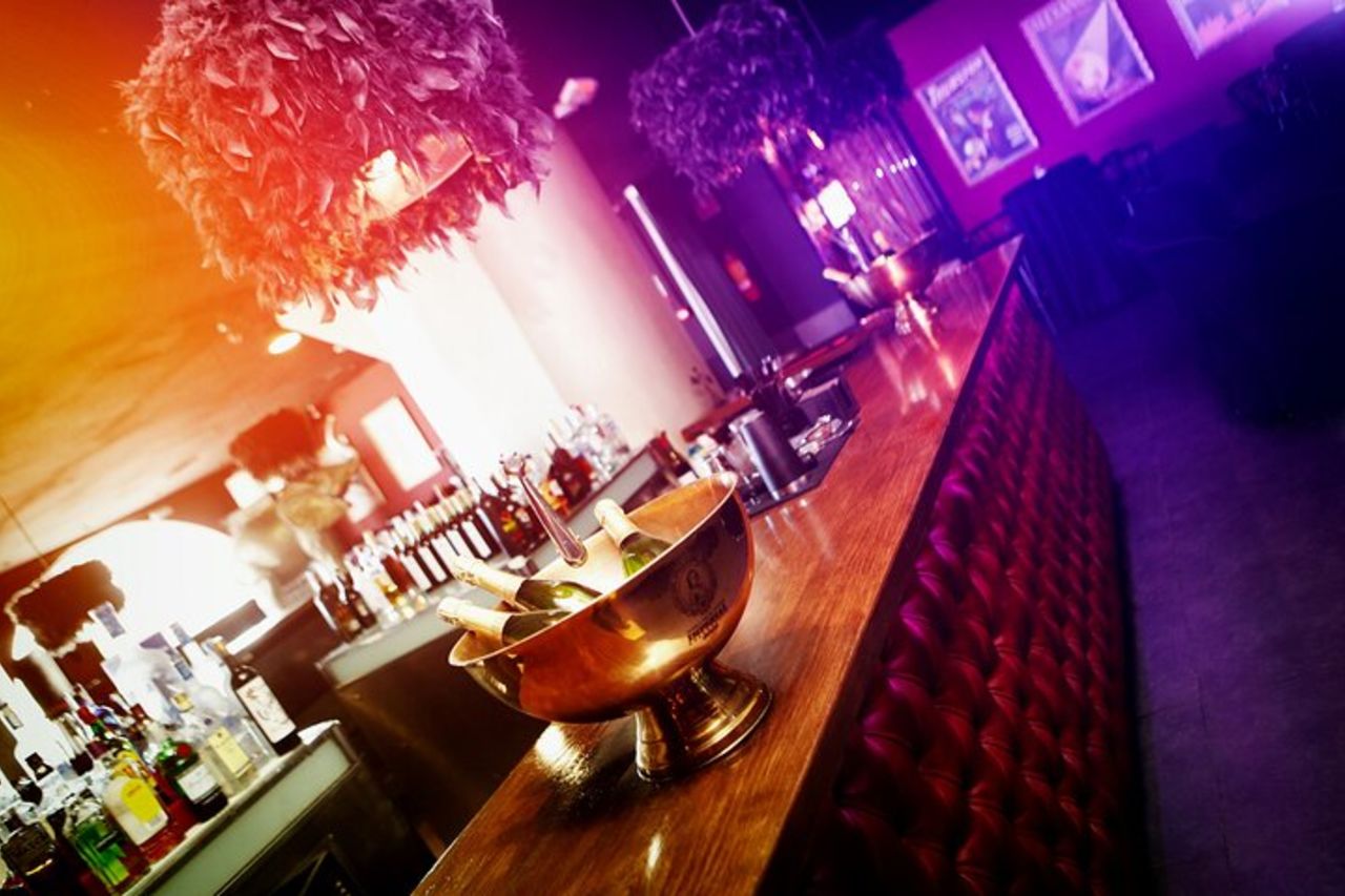 House of Illusion Magic Show con bevande — 2