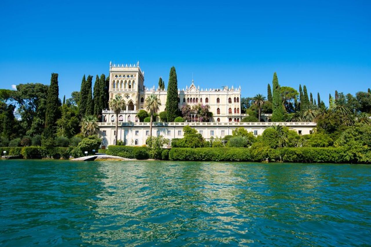 Tour in Barca delle Isole del Lago di Garda con Aperitivo — 2