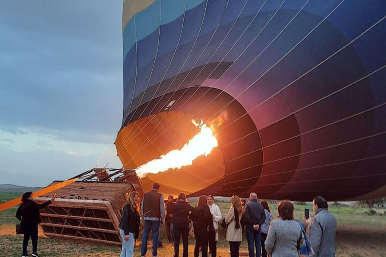 Avventura in mongolfiera sulle montagne di Marrakech e dell'Atlante