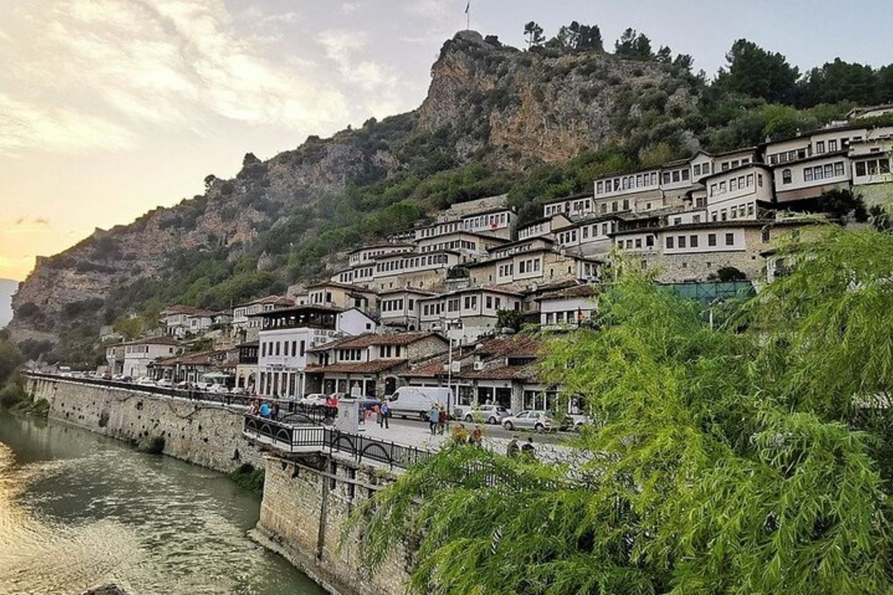 Berat, gita giornaliera con partenza da Tirana