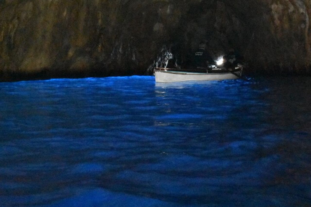 Tour di un giorno dell'Isola di Capri e della Grotta Azzurra per piccoli gruppi dal porto di Capri — 2