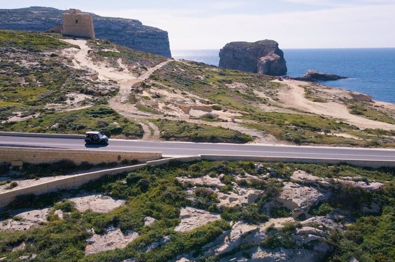 Tour privato in jeep con autista a Gozo — 6