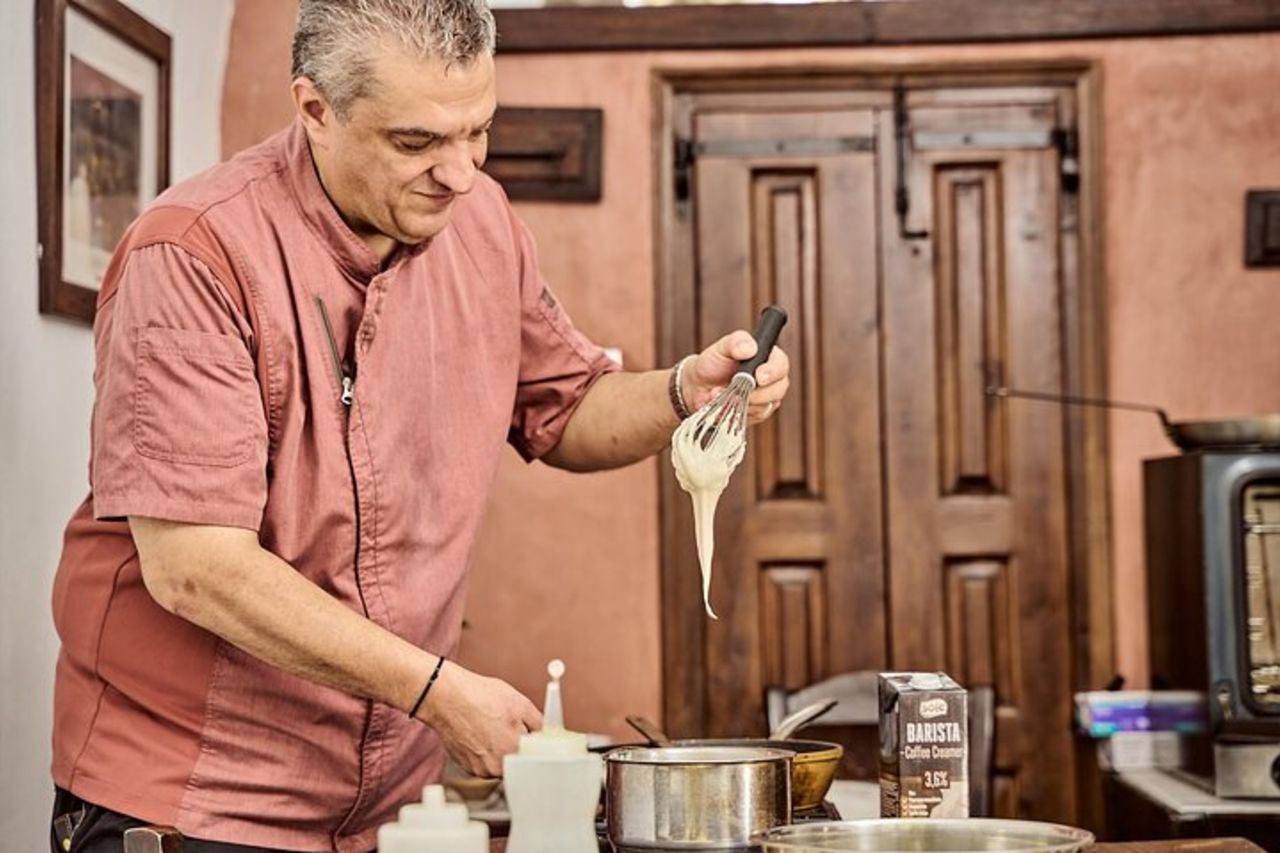 Corso di cucina greca a Santorini con ricette e vino — 6