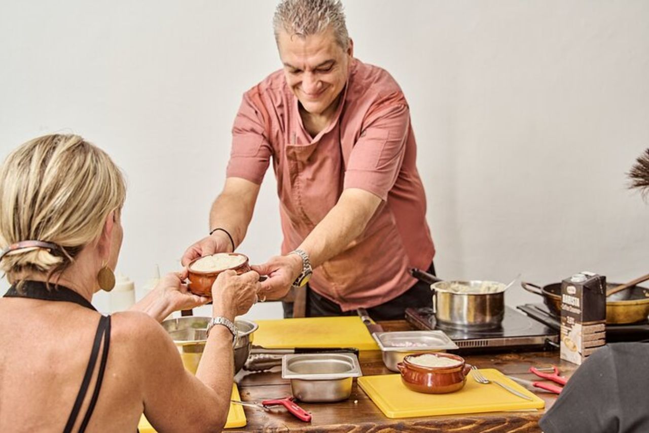 Corso di cucina greca a Santorini con ricette e vino — 2