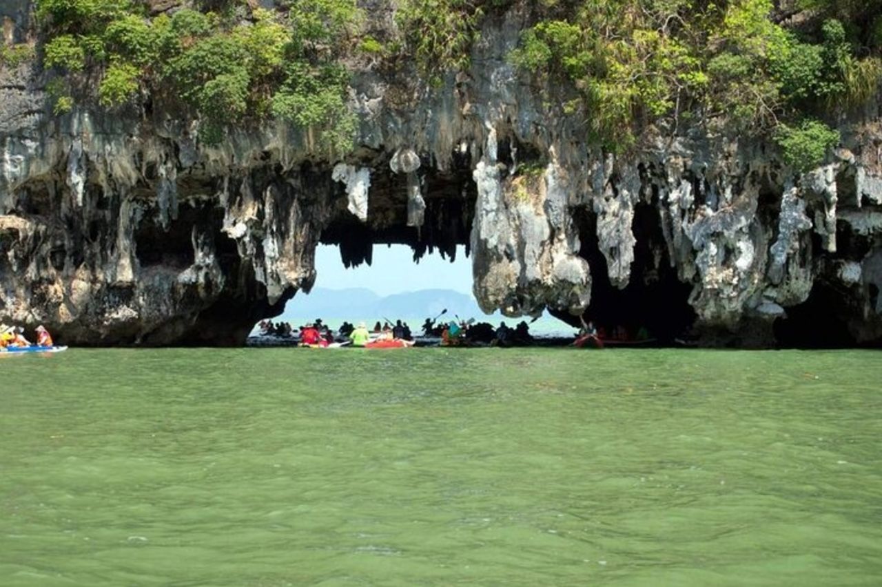 Tour avventura dell'isola di James Bond da Khao Lak con canoa e pranzo in mare — 7