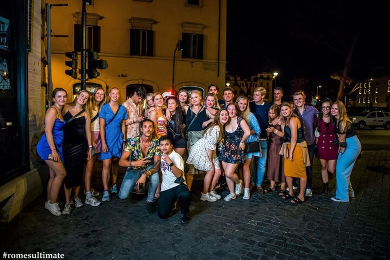 L'Ultimate Party di Roma, noto anche come il Pub Crawl di Piazza di Spagna — 3