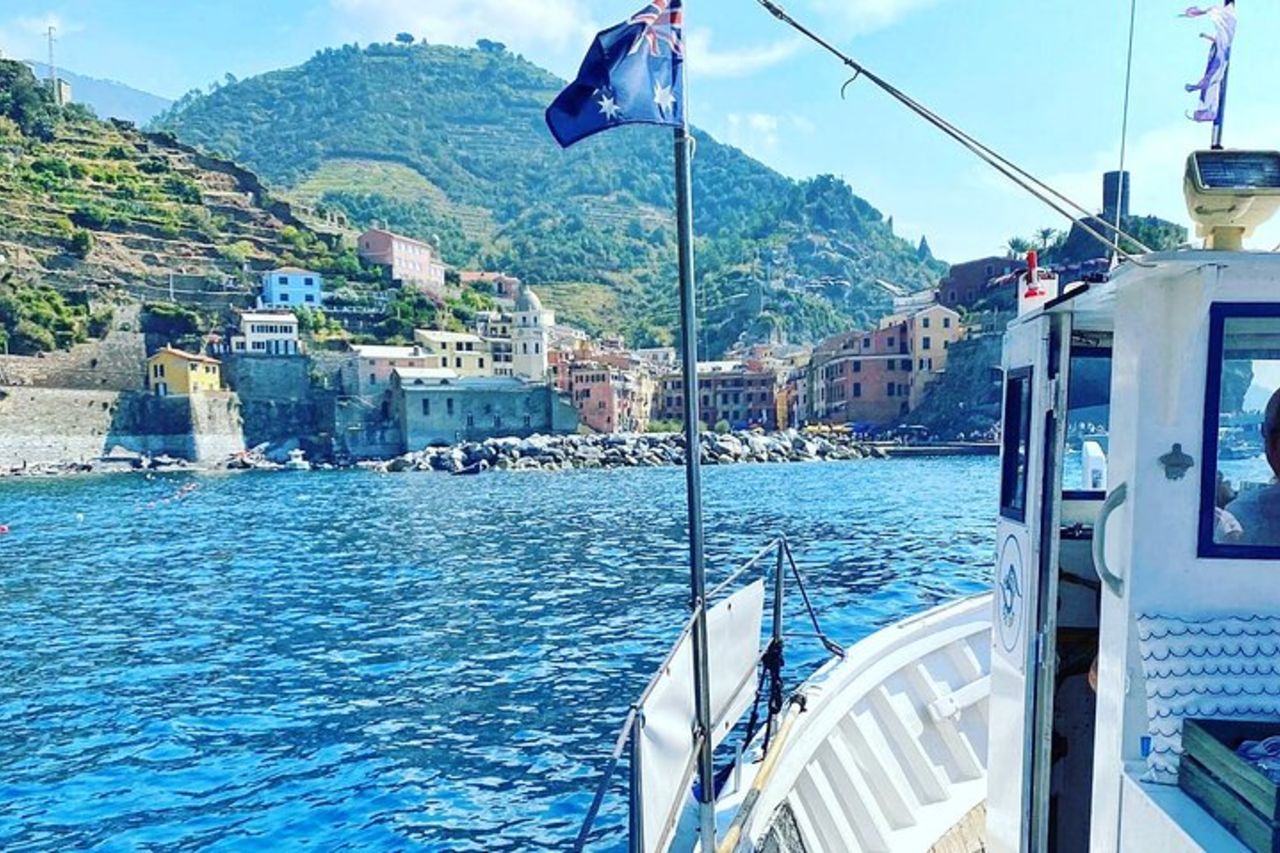 Autentico tour delle Cinque Terre con un tradizionale gozzo ligure — 6