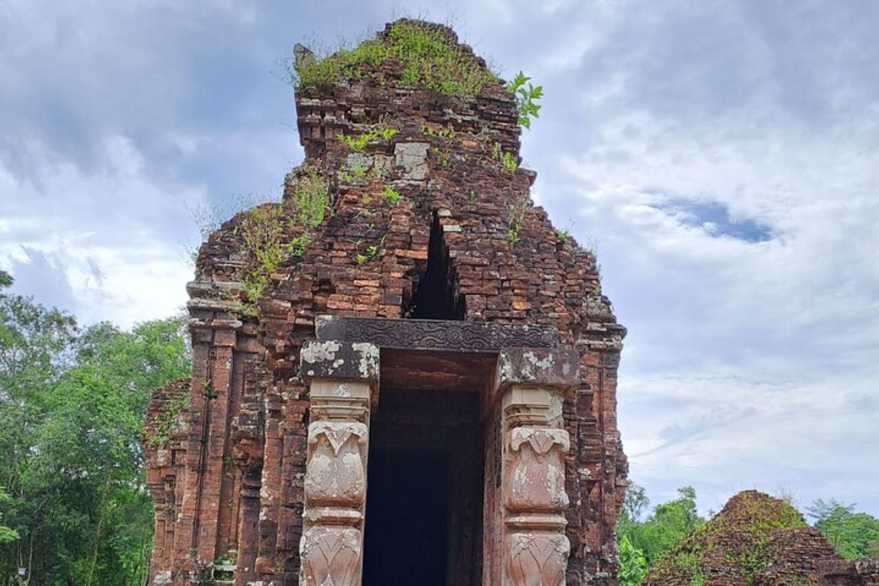 Santuario di mio figlio e montagne di marmo da HOI AN OR DA NANG — 7