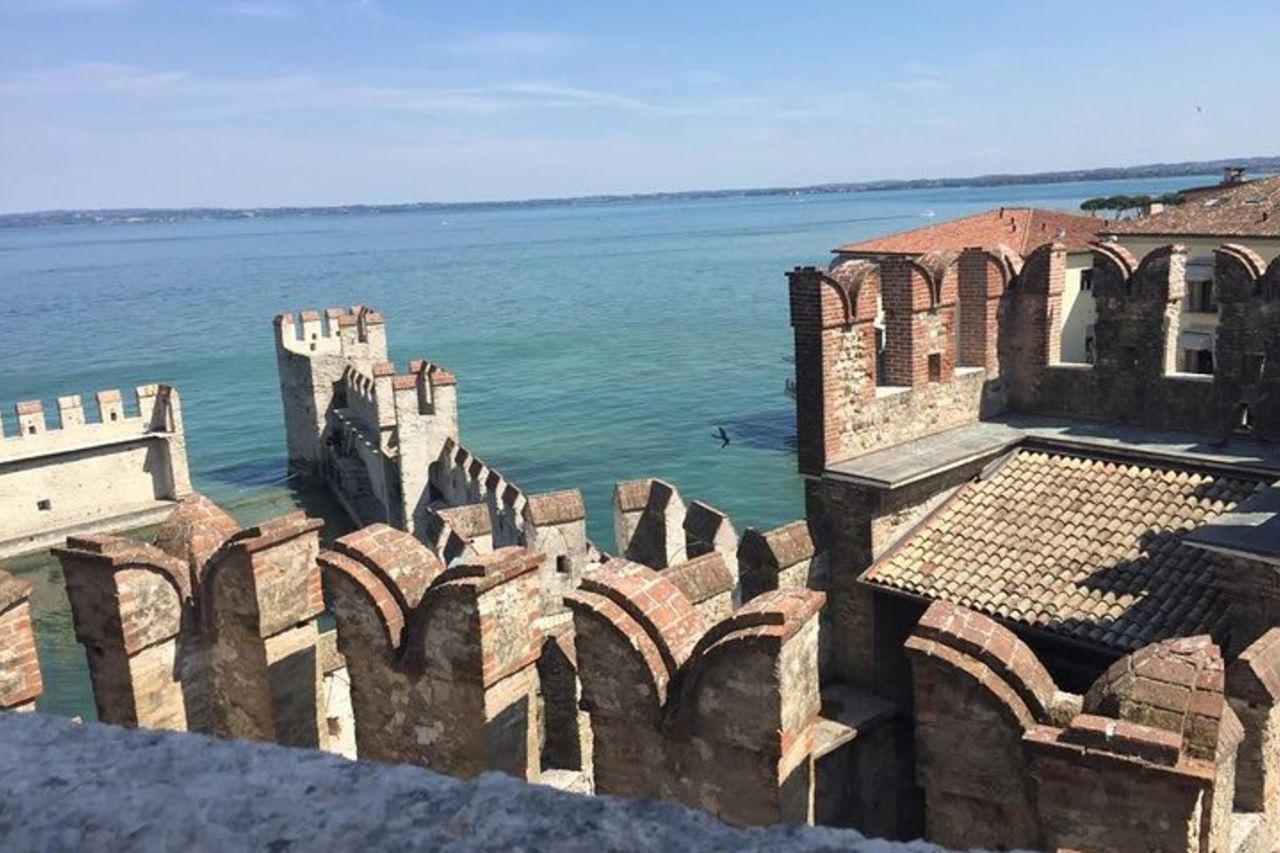 Da Garda/Bardolino: crociera guidata in barca di 4 ore a Sirmione — 3