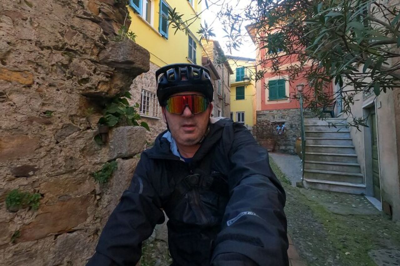 4-Ore con E-Bike Tour Guidato dei Borghi Tellaro e Montemarcello — 3