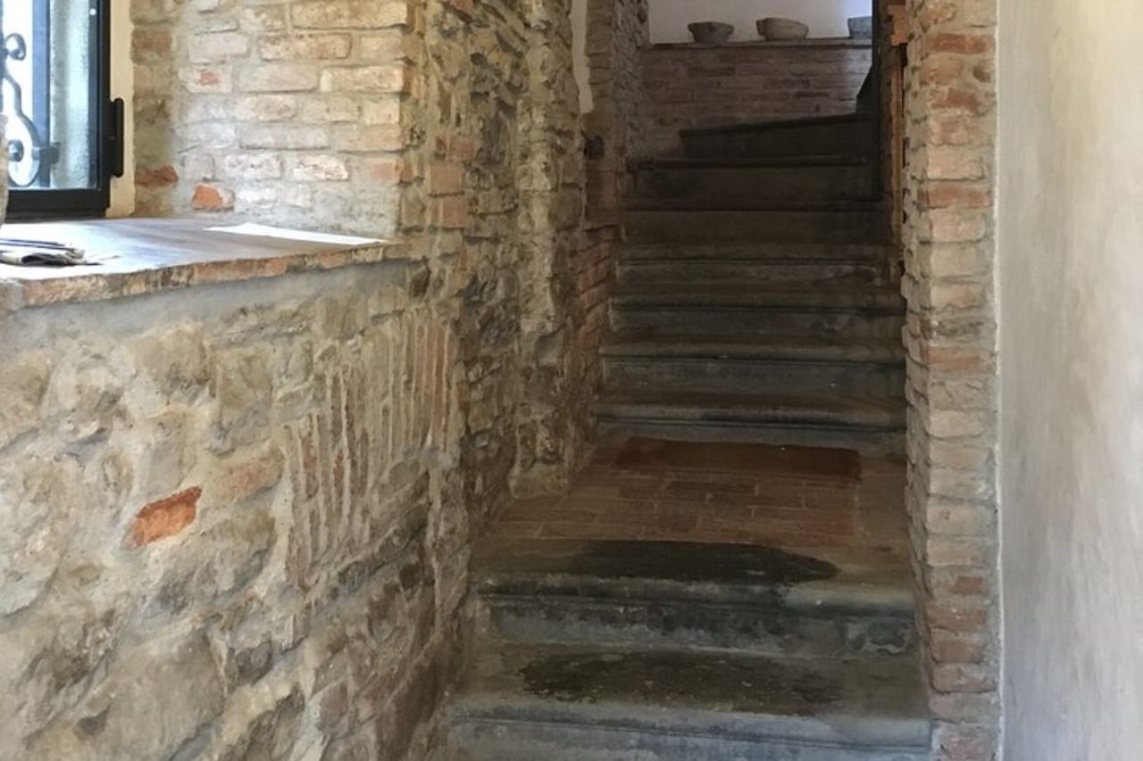Tour a piedi in un'antica casa torre privata nel centro storico di Bergamo — 3