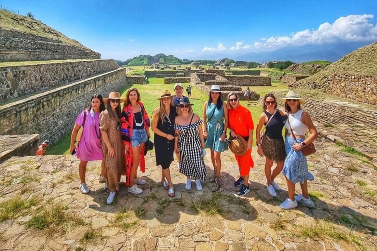 Tour Monte Alban, Hierve el agua, Teotitlán Del Valle e Mezcal