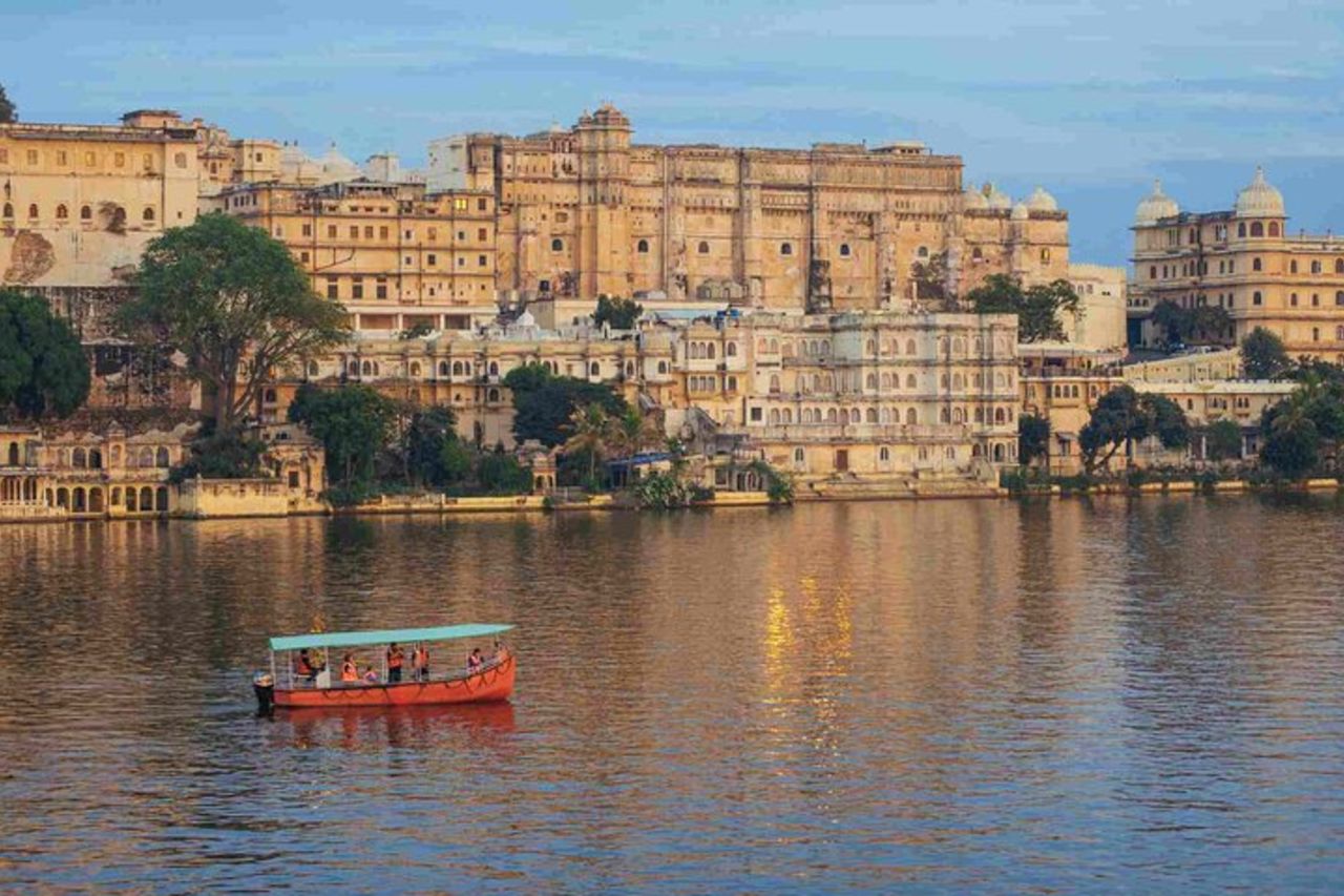 Tour panoramico privato di Udaipur di un'intera giornata con guida opzionale — 7
