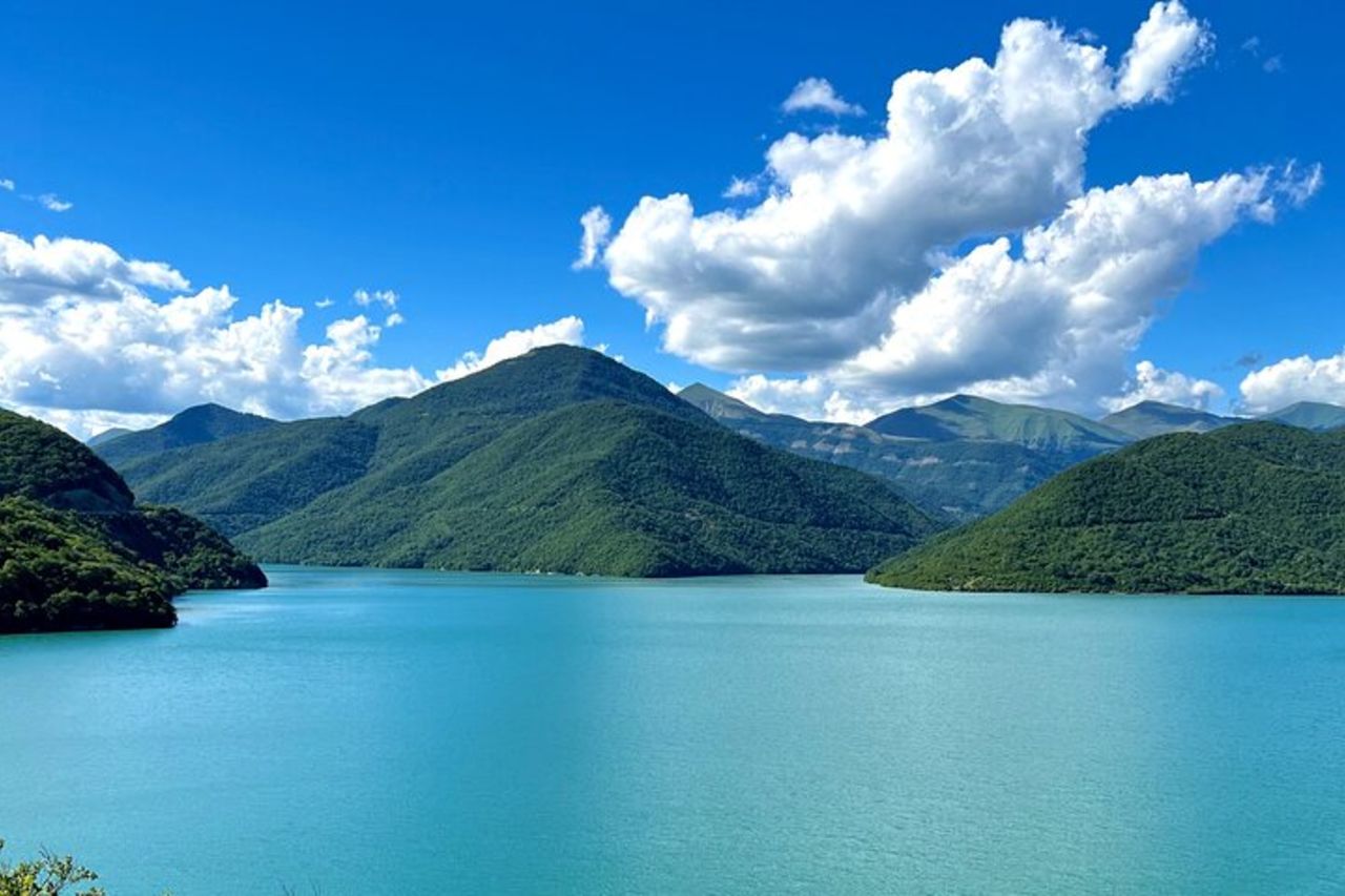 Gita di un giorno a Gudauri e Kazbegi incluso 4WD — 4