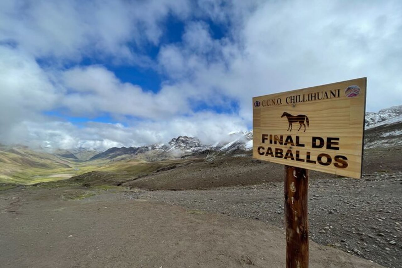 Tour di un'intera giornata alla Montagna dei Colori da Cusco — 2