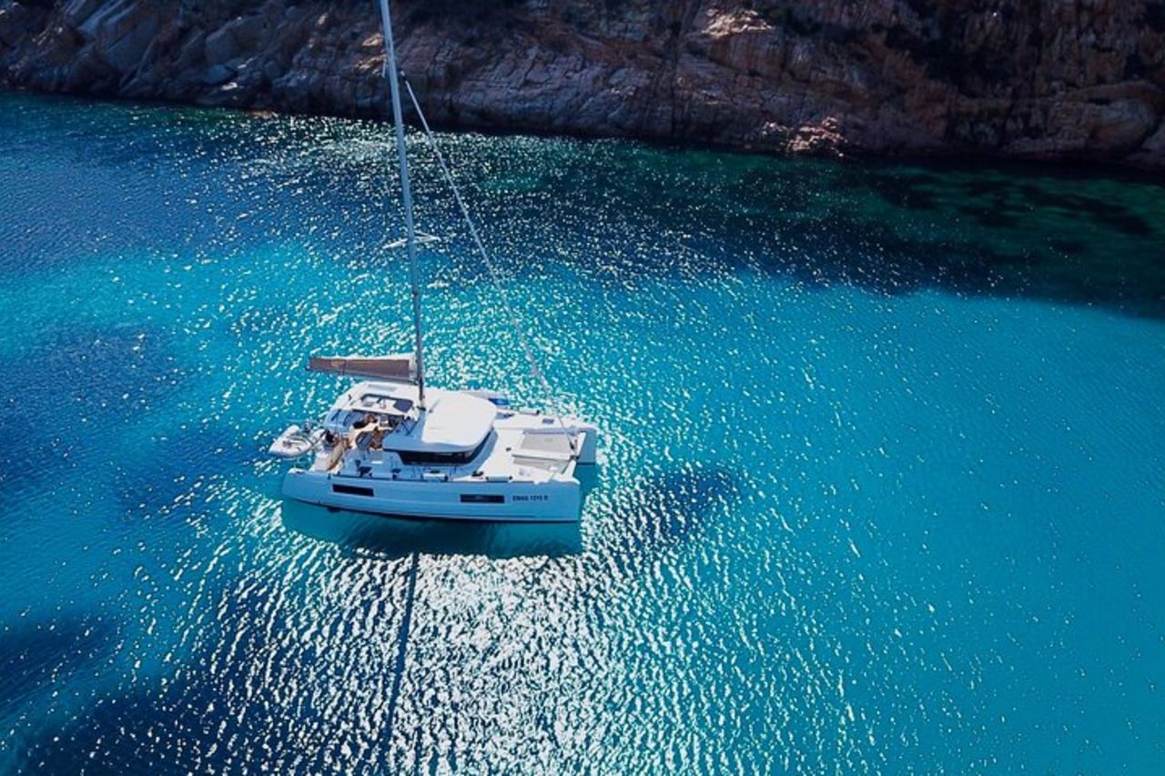 In Catamarano all'Arcipelago di La Maddalena da Poltu Quatu