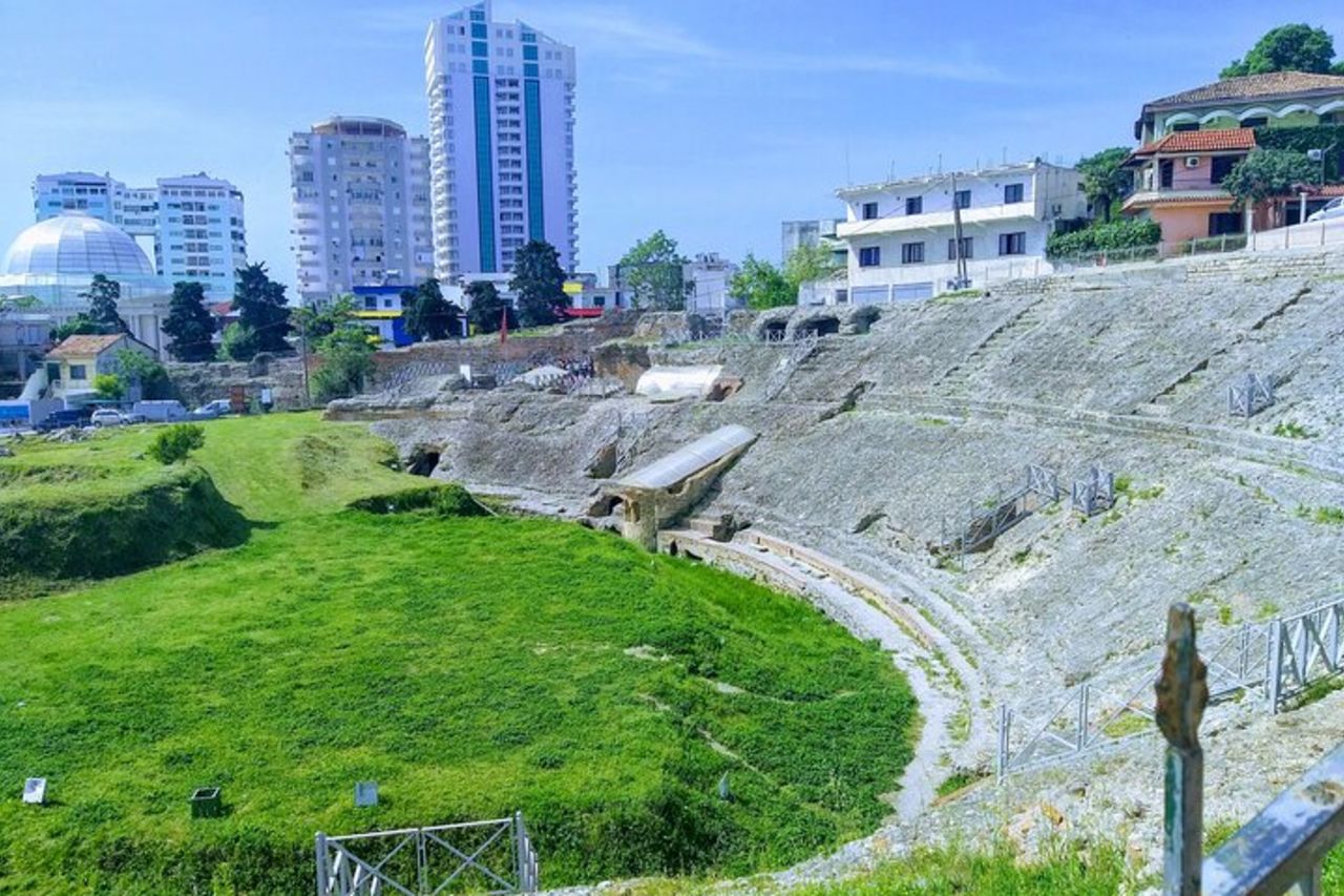 "Berat & Durazzo City, Belsh Lake - Tour di un giorno da Tirana" — 8