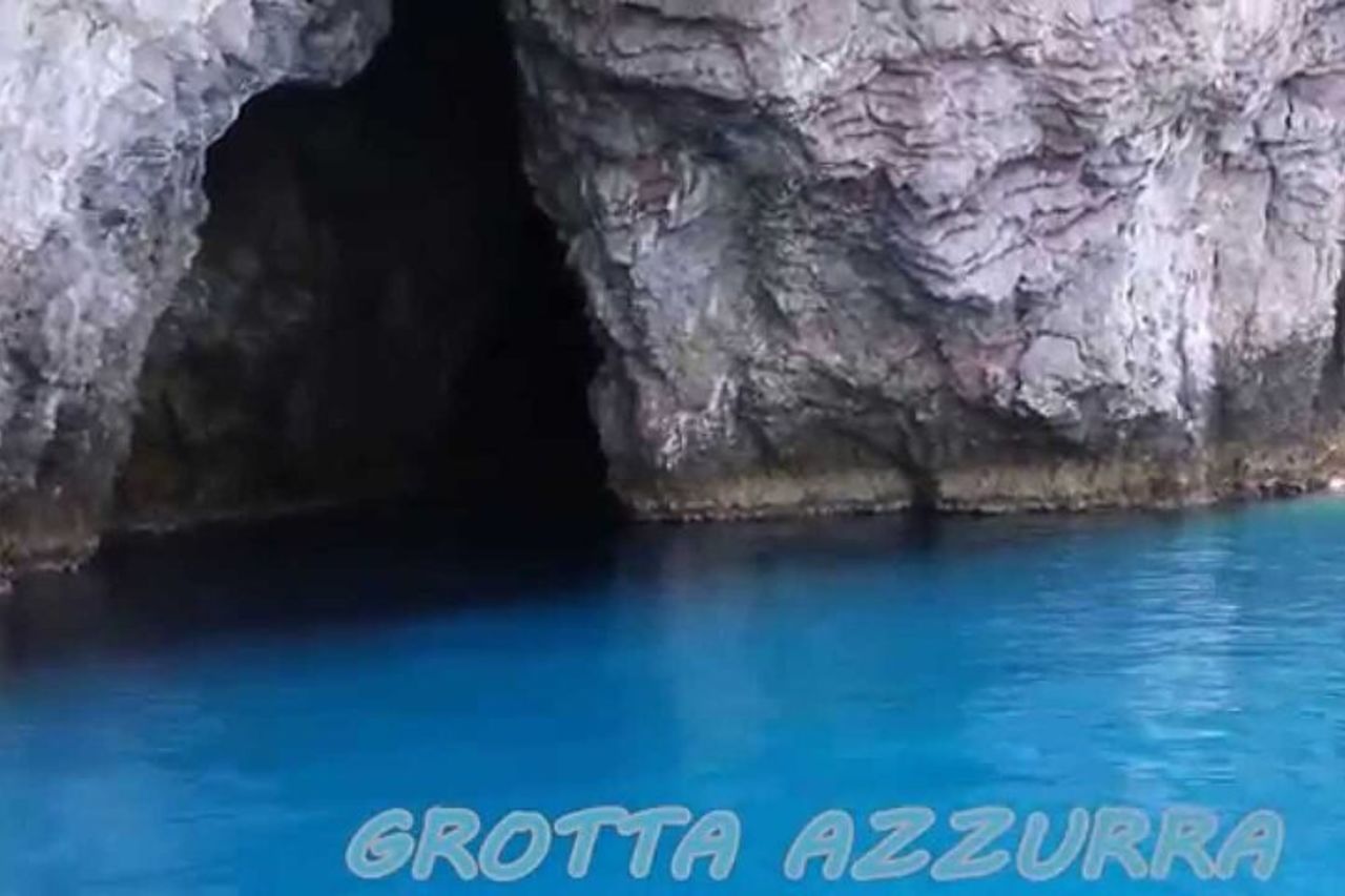 2-Ore Escursione alla Grotta Azzurra di Taormina in Isola Bella — 5