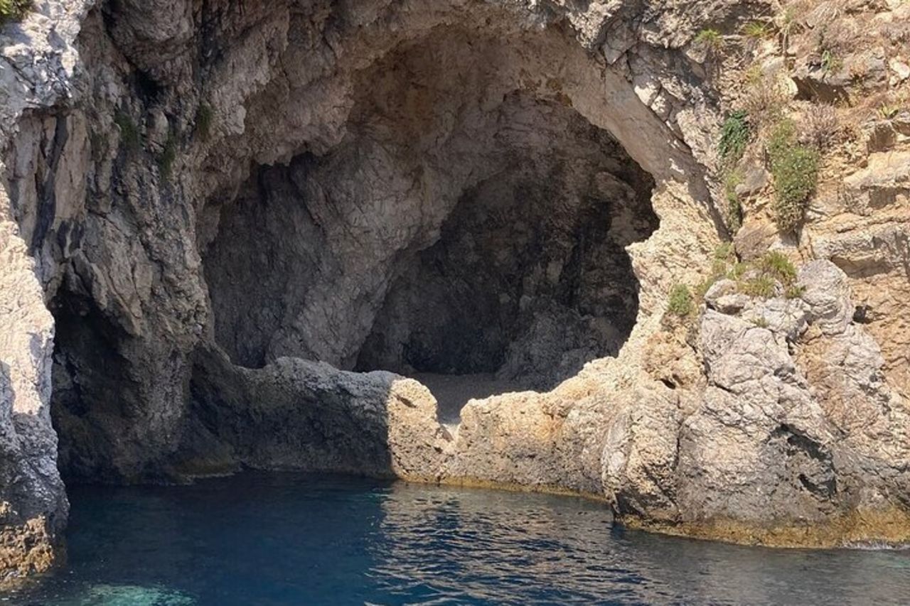 2-Ore Escursione alla Grotta Azzurra di Taormina in Isola Bella — 6