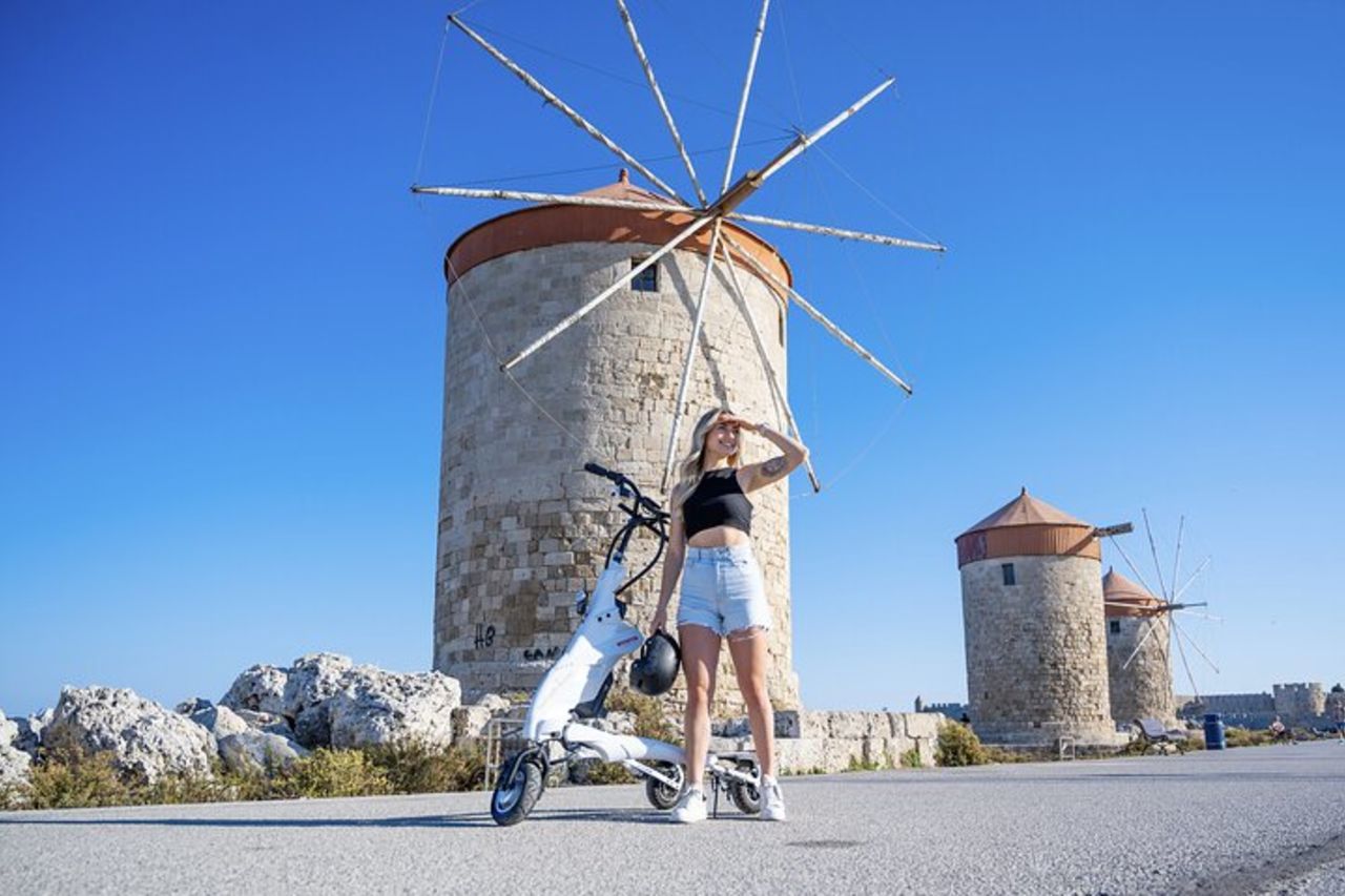 Esplora la città medievale di Rodi su scooter - 2 ore — 6