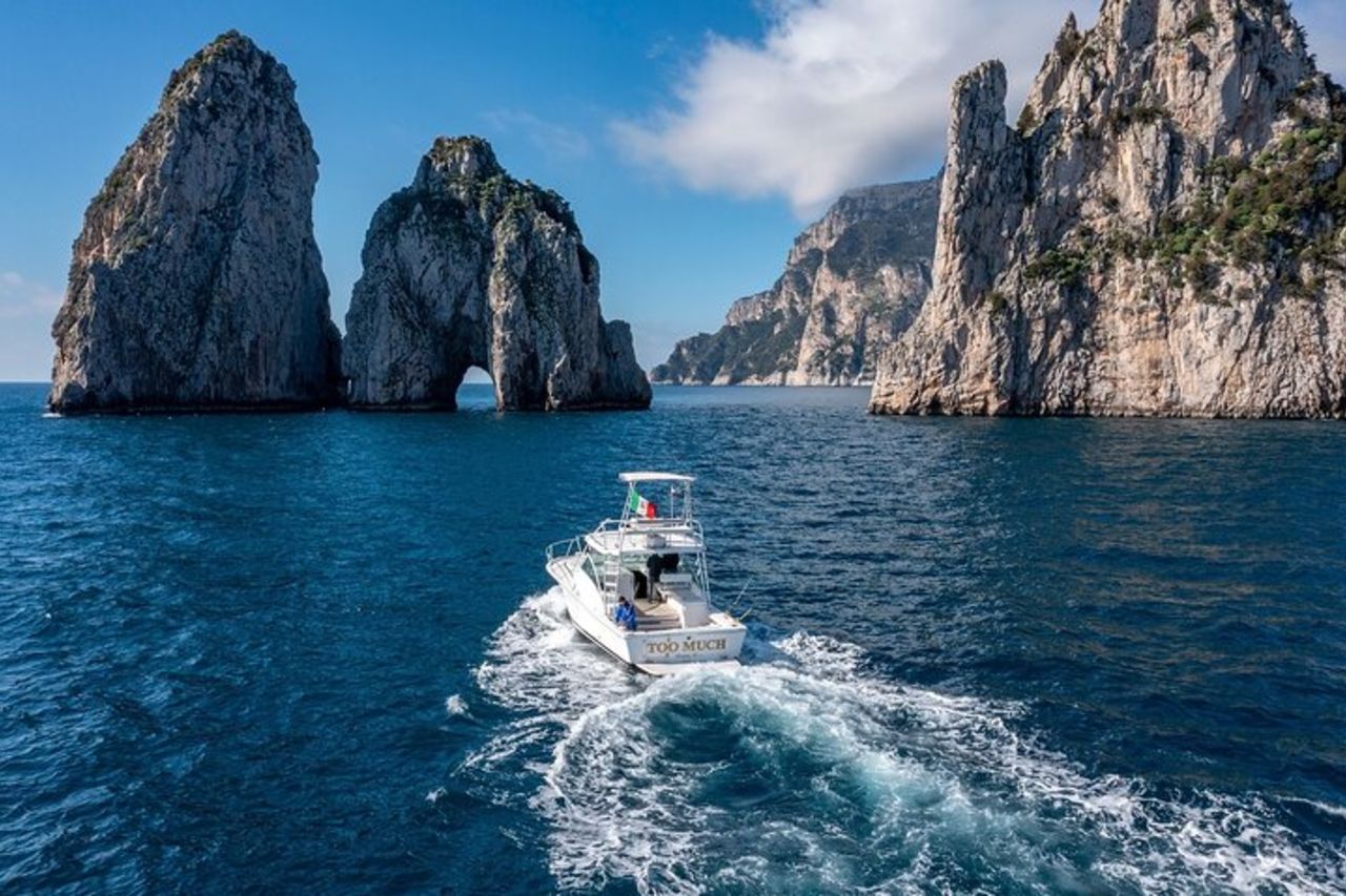 Giorno Privato in Barca per Capri e Grotta Azzurra da Positano
