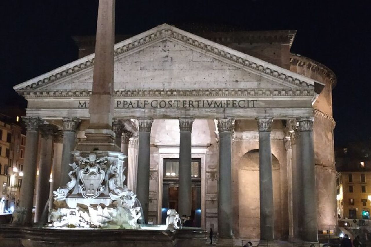 Roma al tramonto; Navona, Fontana di Trevi, Pantheon e altro ancora — 4