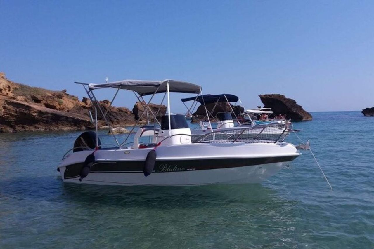 Tour privato in barca con aperitivo alla Scala Dei Turchi — 3