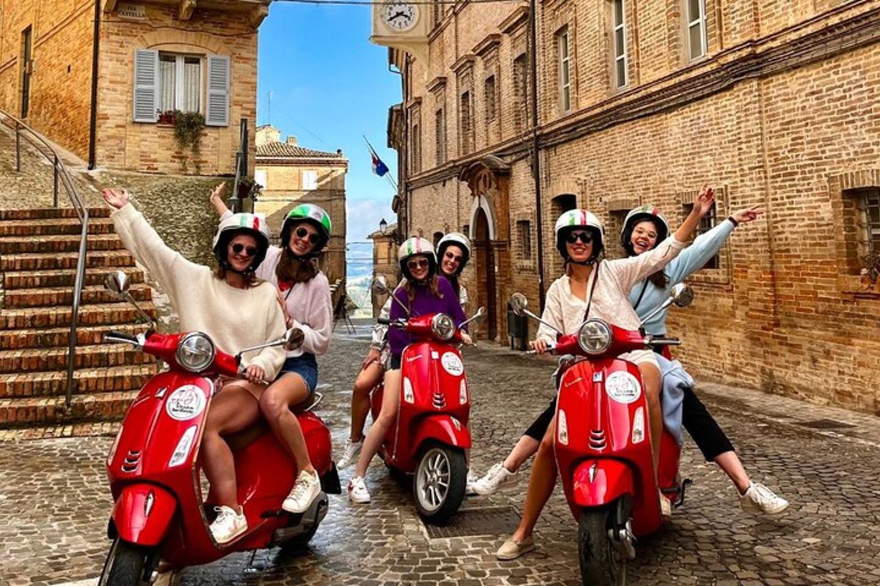 Tour in Vespa con guida scritta delle Marche Riviera del Conero — 6