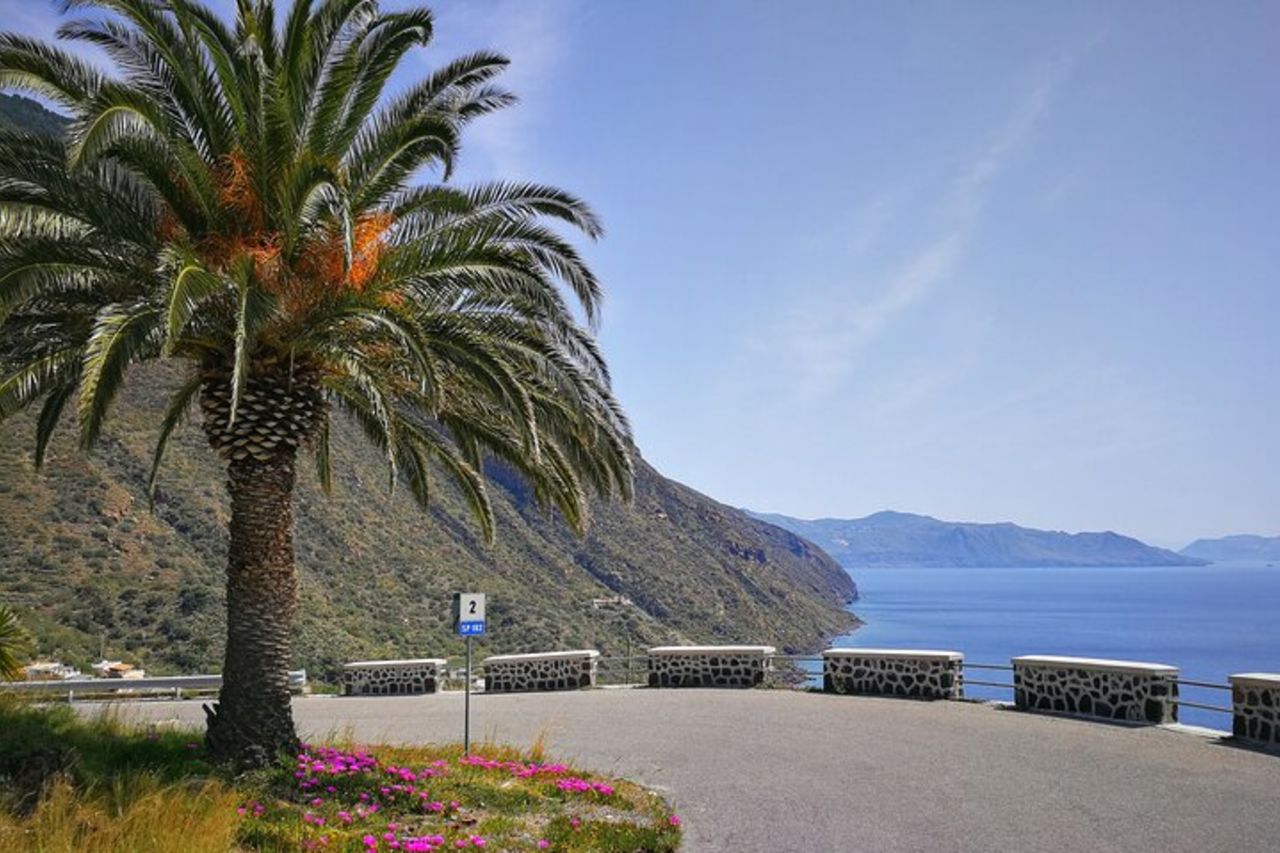 Tour Privato e guidato di Salina: Alla Scoperta dell'Isola Verde — 4