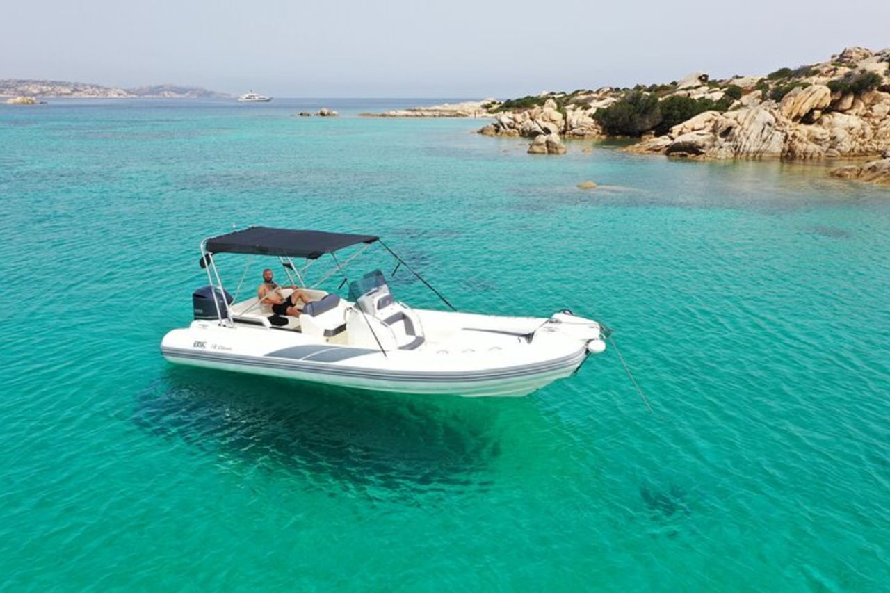 Tour barca Giornata Intera La Maddalena, Caprera, Spargi, Budelli — 4