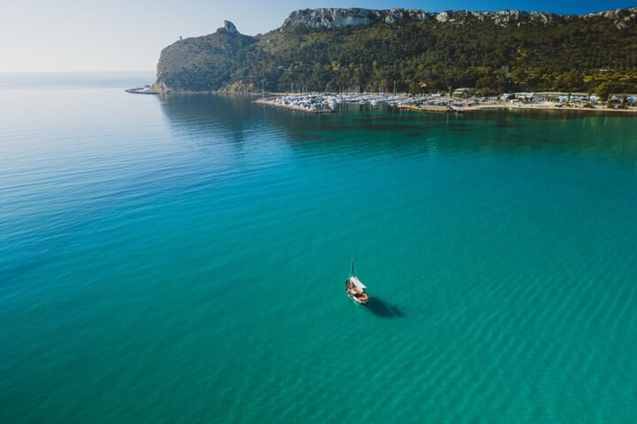 Cagliari: Gozzo Tour with 3 Swim Stops, Snorkeling & Local Food — 4